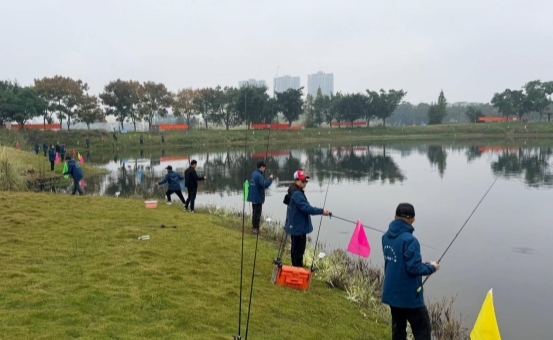 2025年“感恩杯”四川省全民健身垂钓公开赛 在成都西湖公园成功举办(图5) 2025年“感恩杯”四川省全民健身垂钓公开赛 在成都西湖公园成功举办(图5)