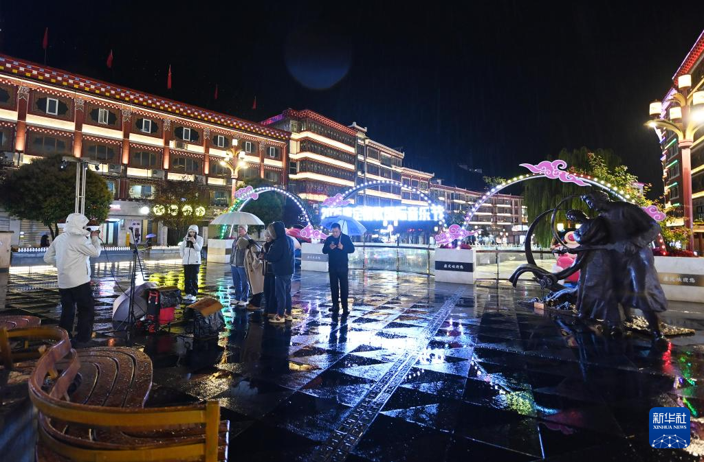 四川甘孜接待游客量创同期历史新高(图6)