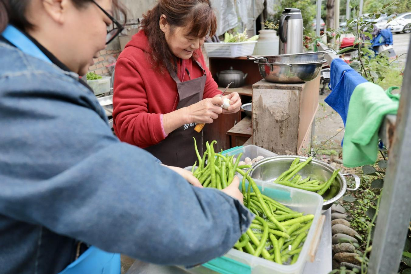忆苦思甜守初心 劳动实践强党性|金府社区主题党日活动(图4)