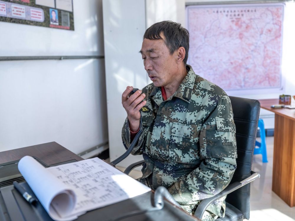 摩天岭上的“守望者”(图3)