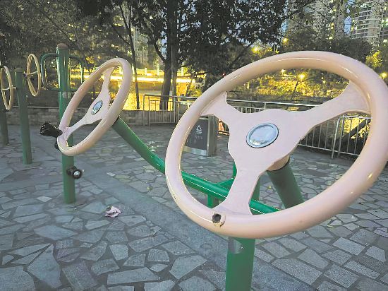 老旧损坏 长期闲置 别让公共健身器材成“弃材”(图3)