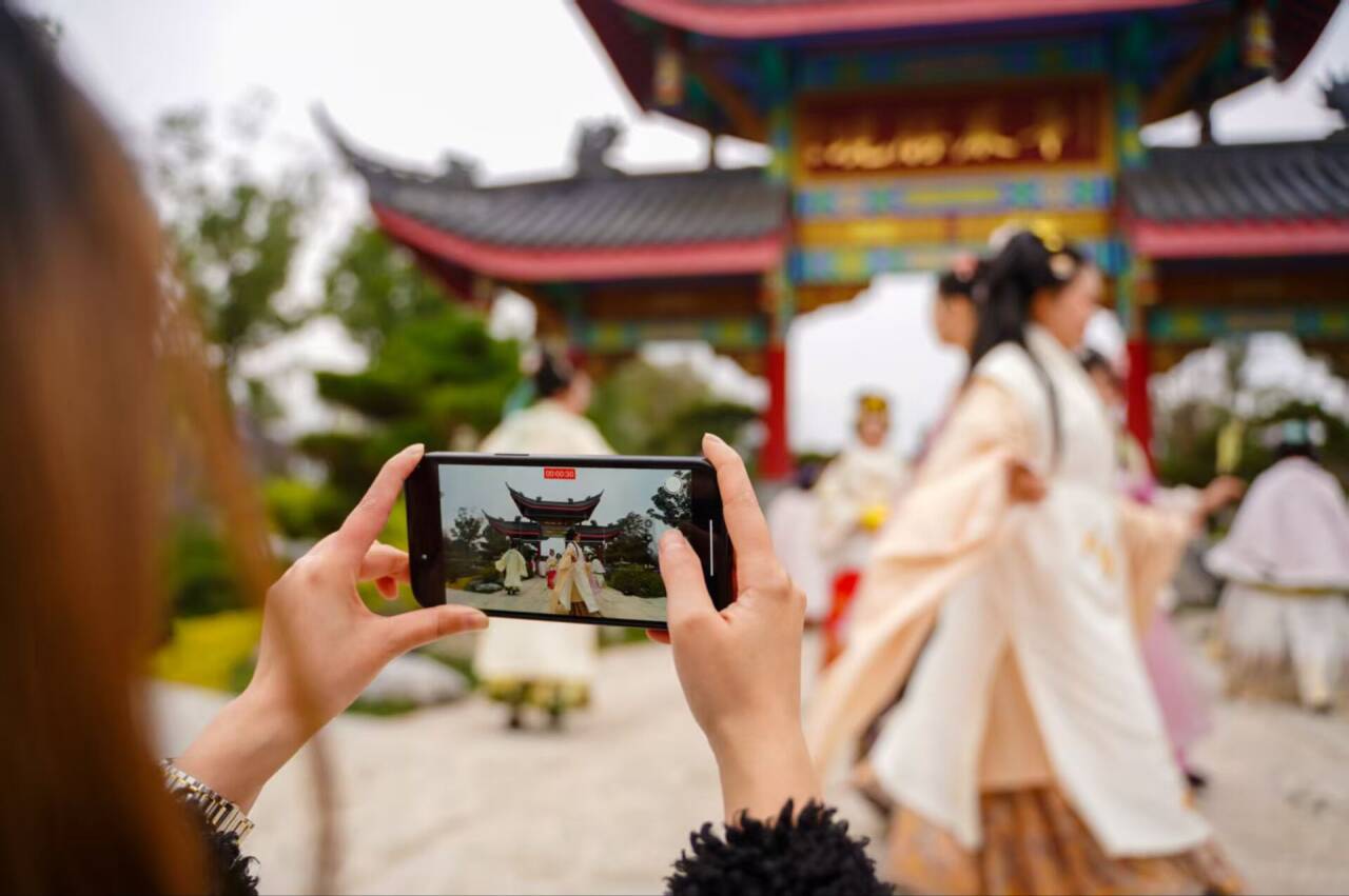 大佛禅院 2026 元旦汉服巡游 + 万份福历，灵验祈福启平安(图2)