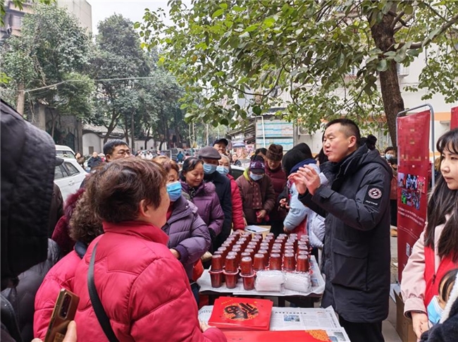 舟载浓情腊八送暖，粥香万家喜迎新春(图2)