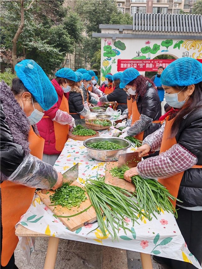 董家坝公益 “饺” 响曲：开心姐妹第二届包饺子志愿服务(图3)