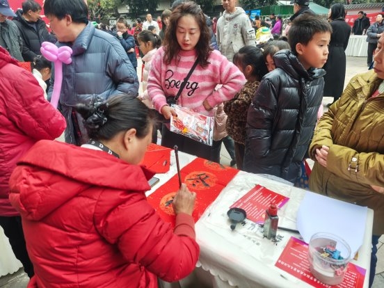 金龙贺岁迎新春，歌舞游园乐万家——晨辉社区"晨辉共此时”春节联欢盛典成功举办(图4)