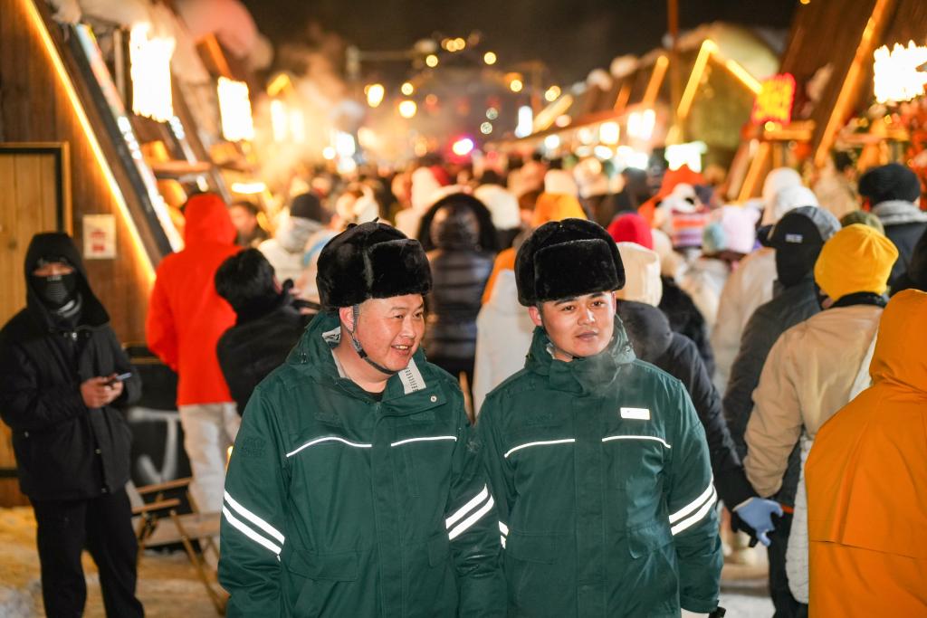 为万千雪客“掌灯” 看新疆禾木“雪线守灯人”(图5)