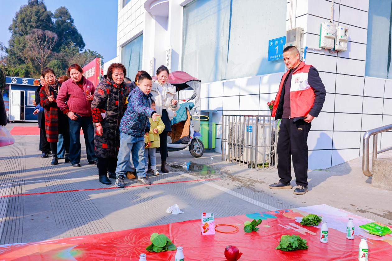 “金府邻里聚·新春共欢喜”|金府社区新春游园会,让邻里温情不打烊(图2) “金府邻里聚·新春共欢喜”|金府社区新春游园会,让邻里温情不打烊(图2)