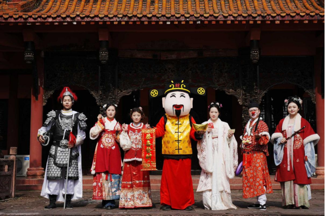 “逛村糖赶大集子龙迎春荟”圆满落幕(图5)