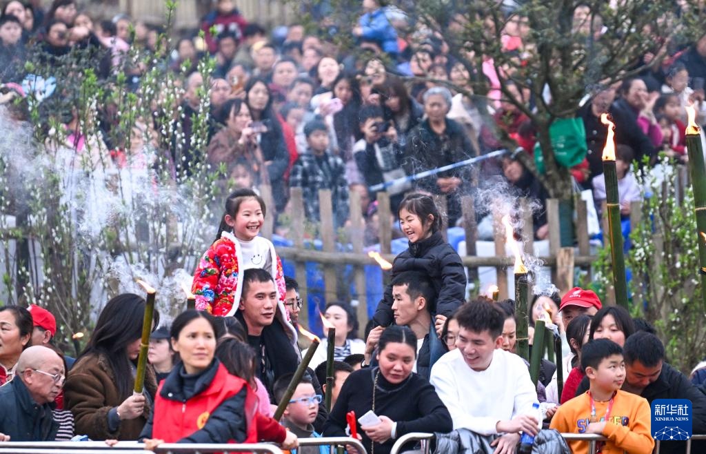重庆璧山:千年火把节 点亮乡村新春(图3) 重庆璧山:千年火把节 点亮乡村新春(图3)
