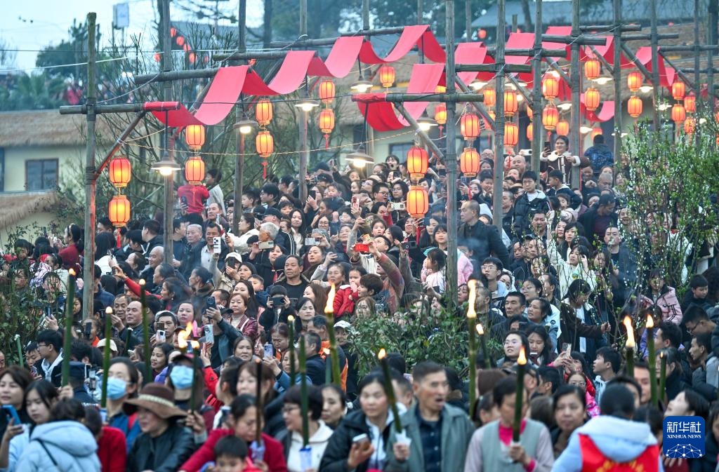 重庆璧山:千年火把节 点亮乡村新春(图4) 重庆璧山:千年火把节 点亮乡村新春(图4)