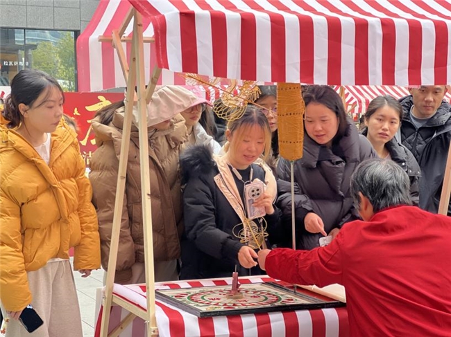 锦绣传承·晖映古今——锦晖社区创新举办“腊八启新·福满新春”大型非遗市集活动(图2)