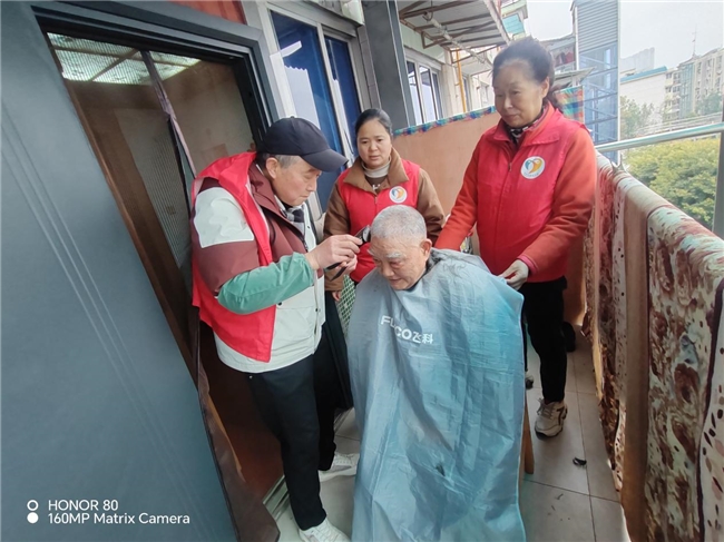 情暖夕阳·爱润陵川 陵川社区“老有所助·惠益陵川”关怀行动成效显著(图1)