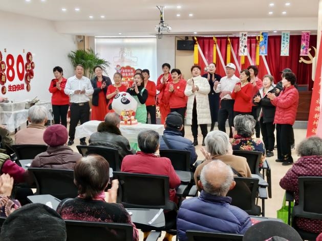 陵川社区：生辰欢聚暖银龄 邻里温情绘幸福  ——特色集体生日会织密社区为老服务暖心网(图4)