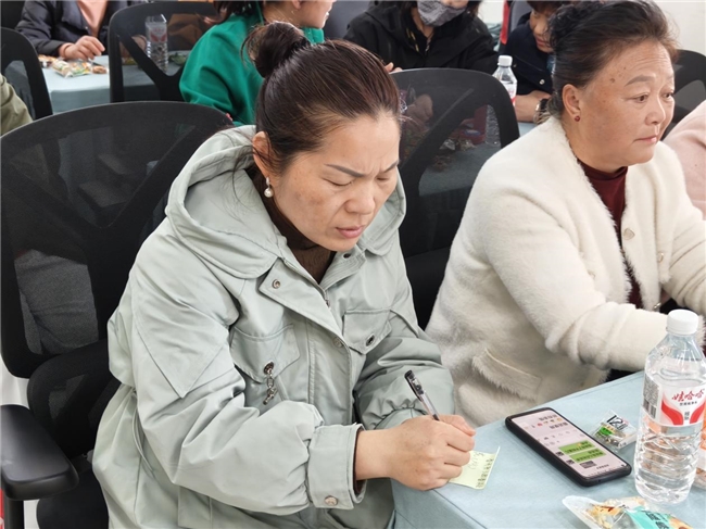 阳坪社区“笑语欢颜·社区喜乐汇”居民融合项目总结交流会顺利开展(图7)