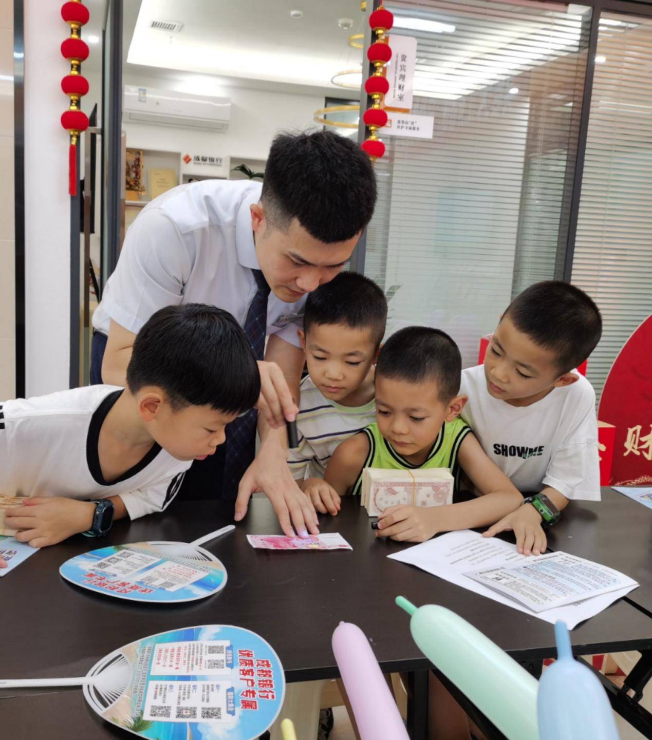 鹿角社区“鹿”力同心·商居共营项目圆满收官 谱写“商居融合、共享共治”社区治理新篇章(图8)