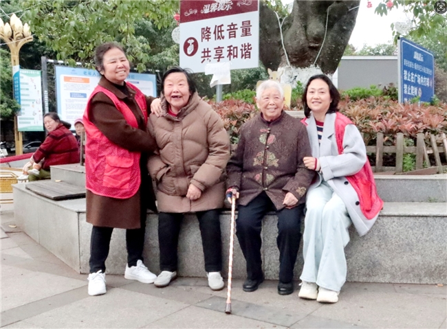 党旗飘扬 银龄守望 ——华川社区“党旗飘扬志愿服务队”温暖点滴(图9)