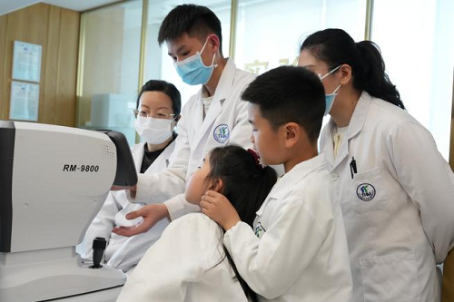 百仁社区开展“守护心灵之窗·争做护眼小卫士”小小眼科医生职业体验活动(图4) 图片4.png