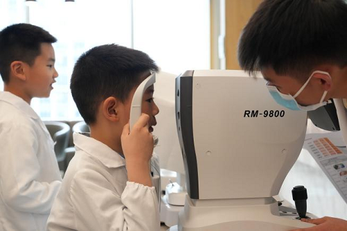 百仁社区开展“守护心灵之窗·争做护眼小卫士”小小眼科医生职业体验活动(图5) 图片5.png