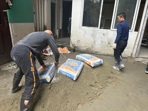 棕南社区开展院落微治理系列行动活动(图1) 微信图片_2026-04-08_111033_330.jpg