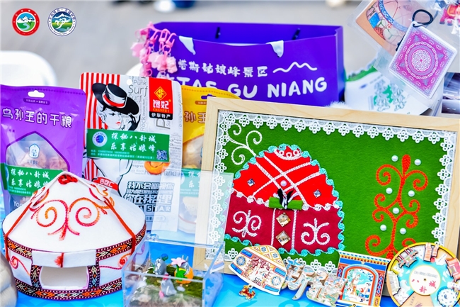 天山脚下春来信，锦官城里花正开——2026伊犁春夏季文旅推介会（成都站）在东郊记忆圆满举行(图6)