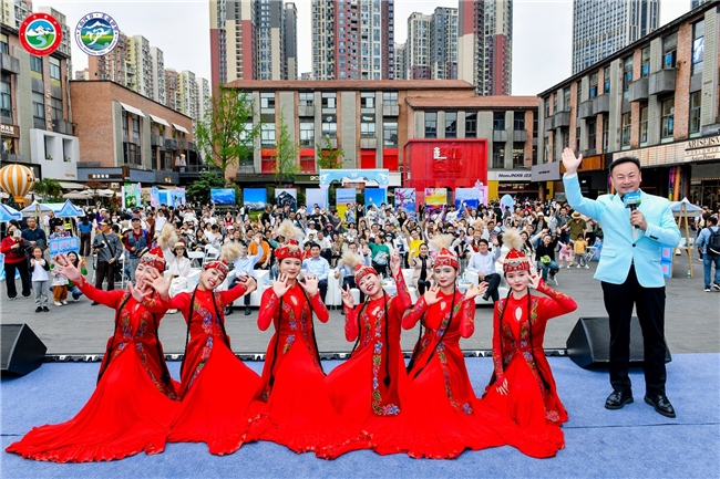 天山脚下春来信，锦官城里花正开——2026伊犁春夏季文旅推介会（成都站）在东郊记忆圆满举行(图7)