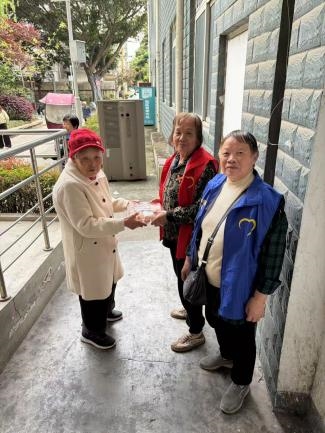 怀嬢关爱小分队开展高龄、独居、失独老人关爱走访活动(图2)