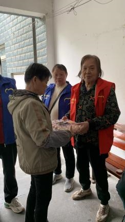 怀嬢关爱小分队开展高龄、独居、失独老人关爱走访活动(图10)