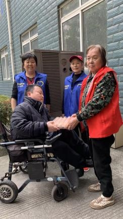 怀嬢关爱小分队开展高龄、独居、失独老人关爱走访活动(图13)