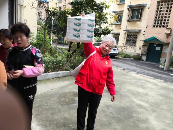 吉福社区开展“夸夸我们的美好生活”重阳节联欢会(图5)