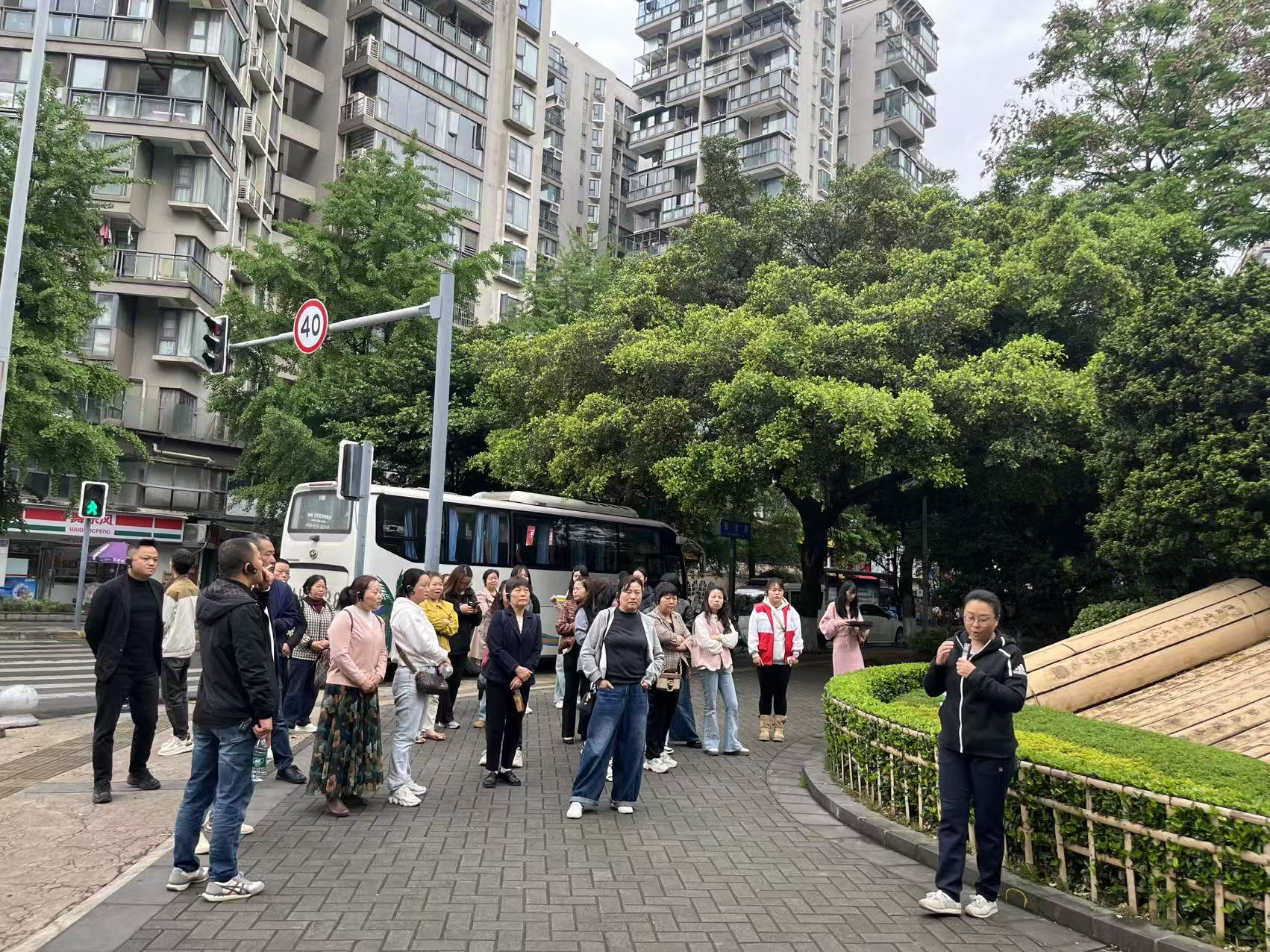 学习先进治理经验·共建美好花碑社区——成都市新津区安西镇花碑社区顺利开展参访活动(图1)