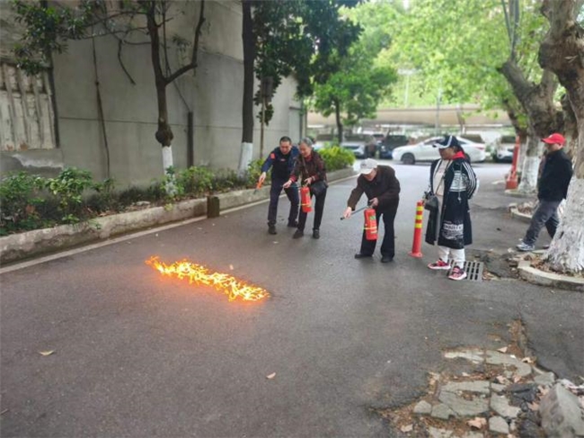 “防范隐患 安全共治”消防演练进锦城院落(图9)