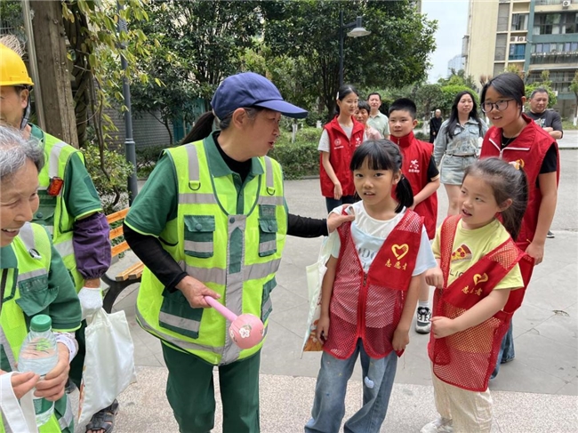 致敬城市守护者，青少年用爱与行动扮靓社区(图9)
