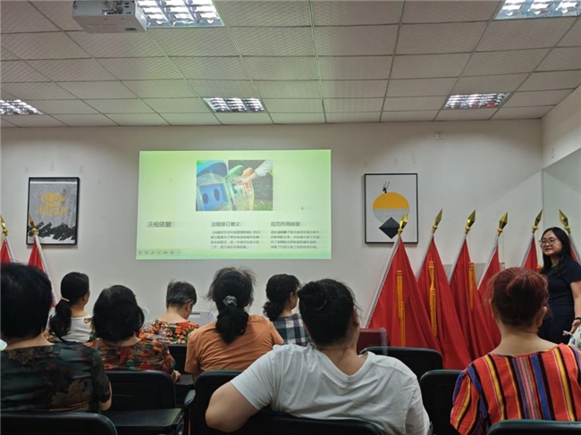 五福社区开展垃圾分类专题培训活动(图2)