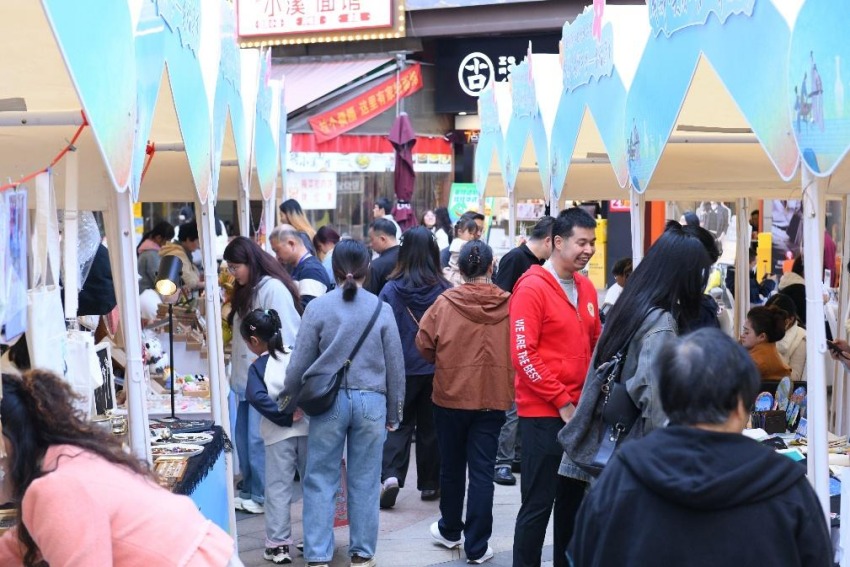 残疾人文创集市。成都市残联供图