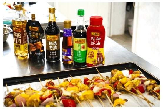 薪火相传十五载,“心”光不负少年时——李锦记希望厨师让善意双向奔赴(图3) 薪火相传十五载,“心”光不负少年时——李锦记希望厨师让善意双向奔赴(图3)
