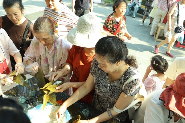 浓情端午践文明 联盟助老暖人心｜紫薇社区公益市集暖心(图2)
