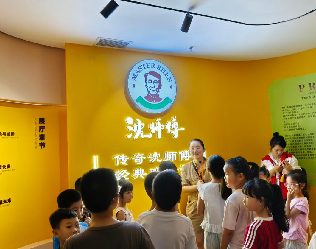 “津图乐游行”活动回顾丨探秘蛋厂 巧绘蛋壳(图1)