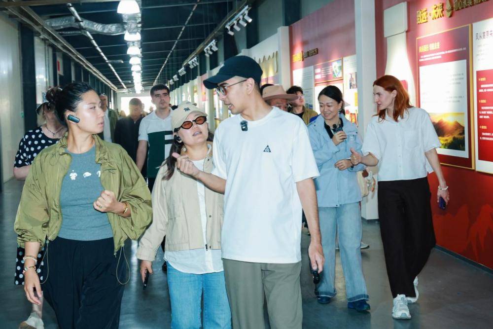 新时代•发现中国|外媒团走进阿坝 感受生态人文之美 (图6) 新时代•发现中国|外媒团走进阿坝 感受生态人文之美 (图6)