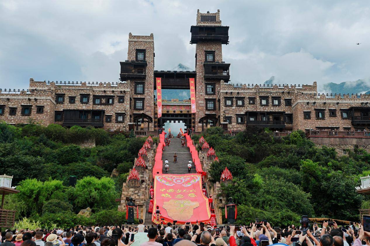 新时代•发现中国|外媒团走进阿坝 感受生态人文之美 (图10) 新时代•发现中国|外媒团走进阿坝 感受生态人文之美 (图10)