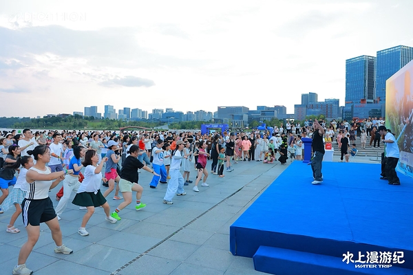 迪卡侬"水上漫游纪"登陆成都兴隆湖，解锁全民健身新场景(图2)