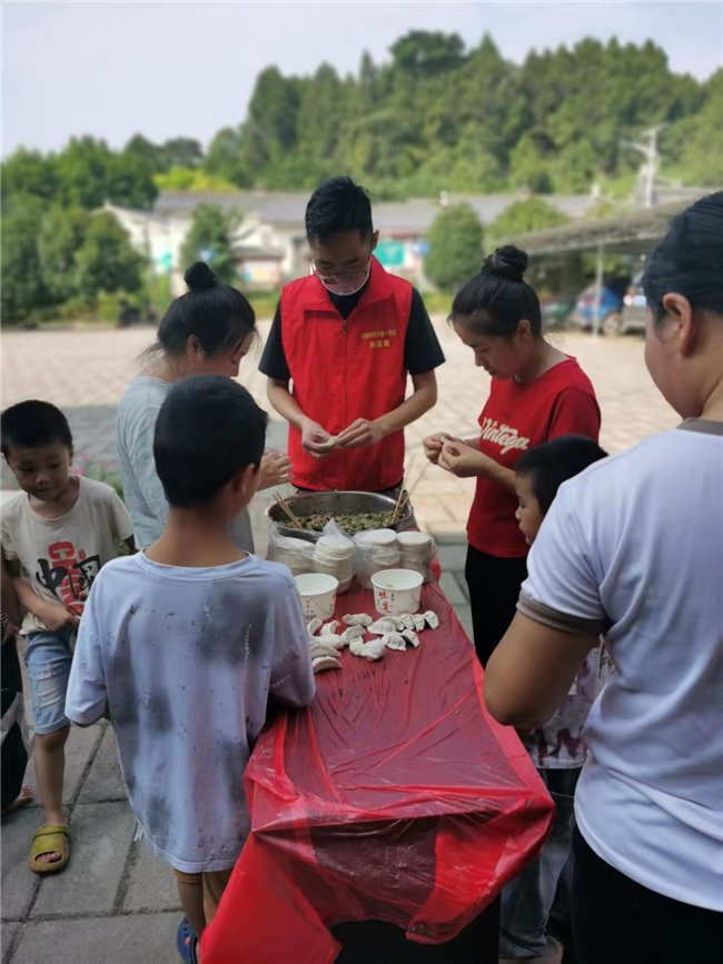 双向守护|“家里家外·善聚童行”心灵成长营守护乡村少年健康成长(图5)