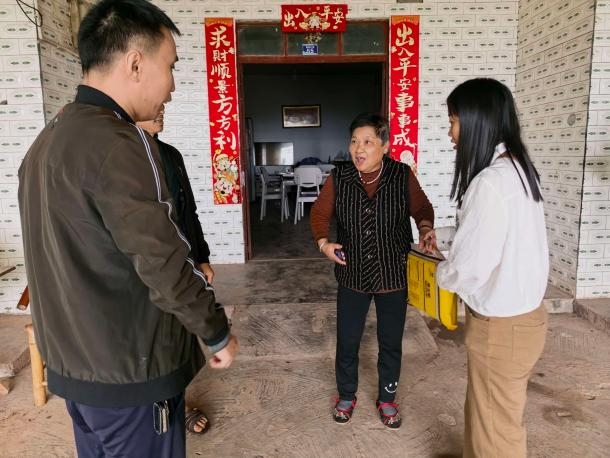 敬老送温情，关怀暖人心--牌坊村慰问高龄老人(图2)