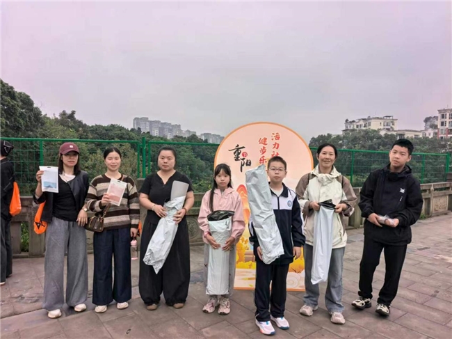 秋高气爽去爬山！公园路社区这场“睦邻健康”活动超暖心(图9)