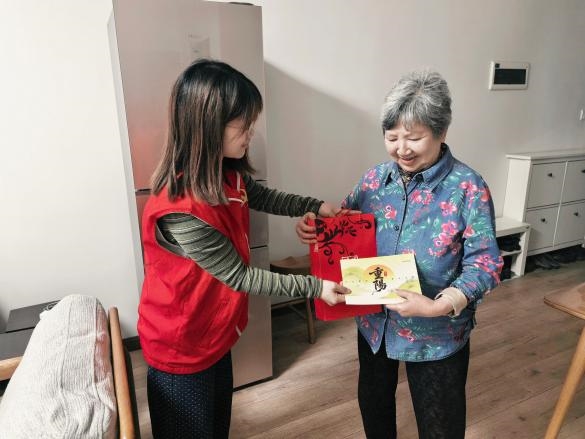 邻里同欢聚 温情暖夕阳｜志愿聚力自治实践，让敬老温情在家门口升温(图11)